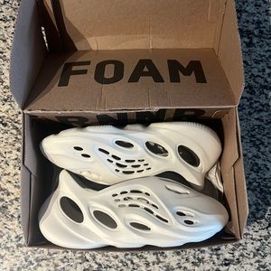 Yeezy foam runners